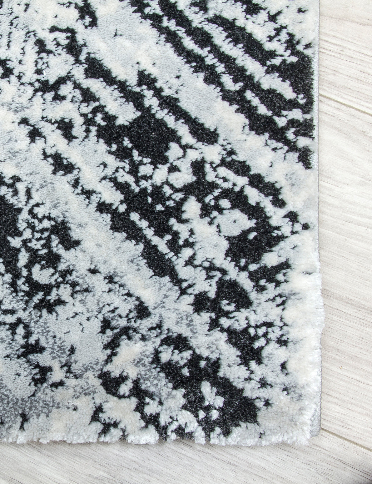 Rococo Feathered rug, 80 x 150 cm size