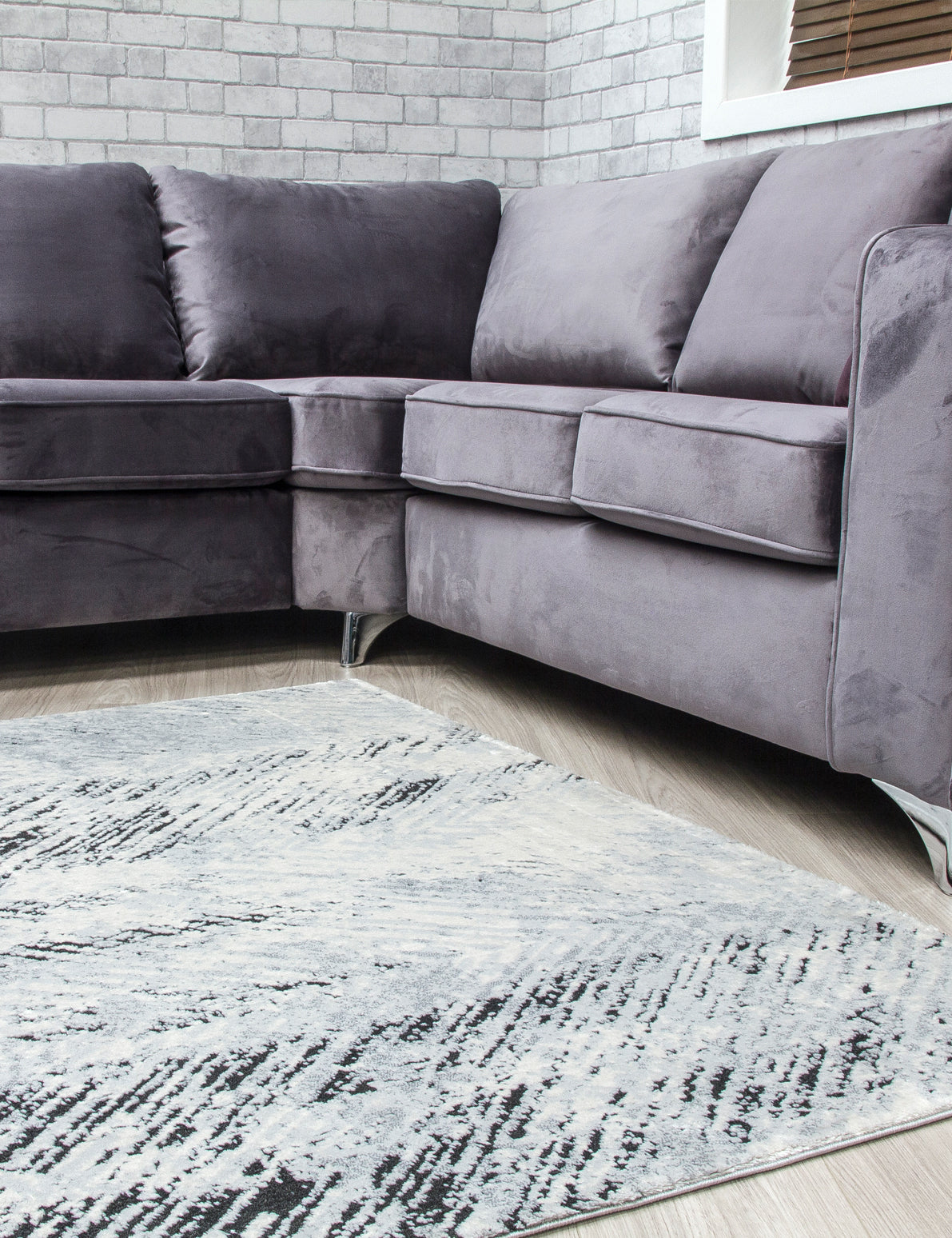 Rococo Feathered rug, 120 x 170 cm size