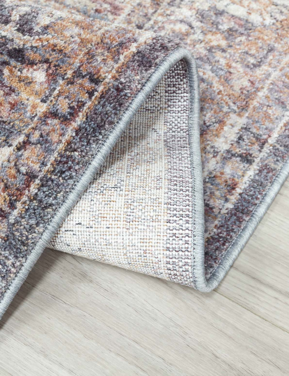 Kashmera Kamran rug, photo 2