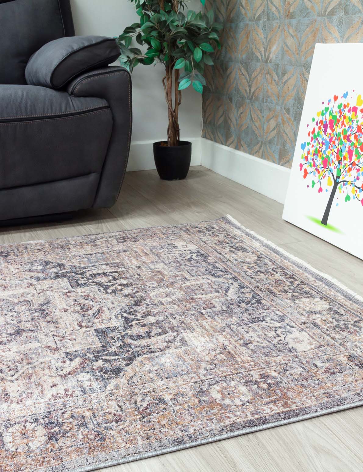 Kashmera Kamran rug, 160 x 237 cm size