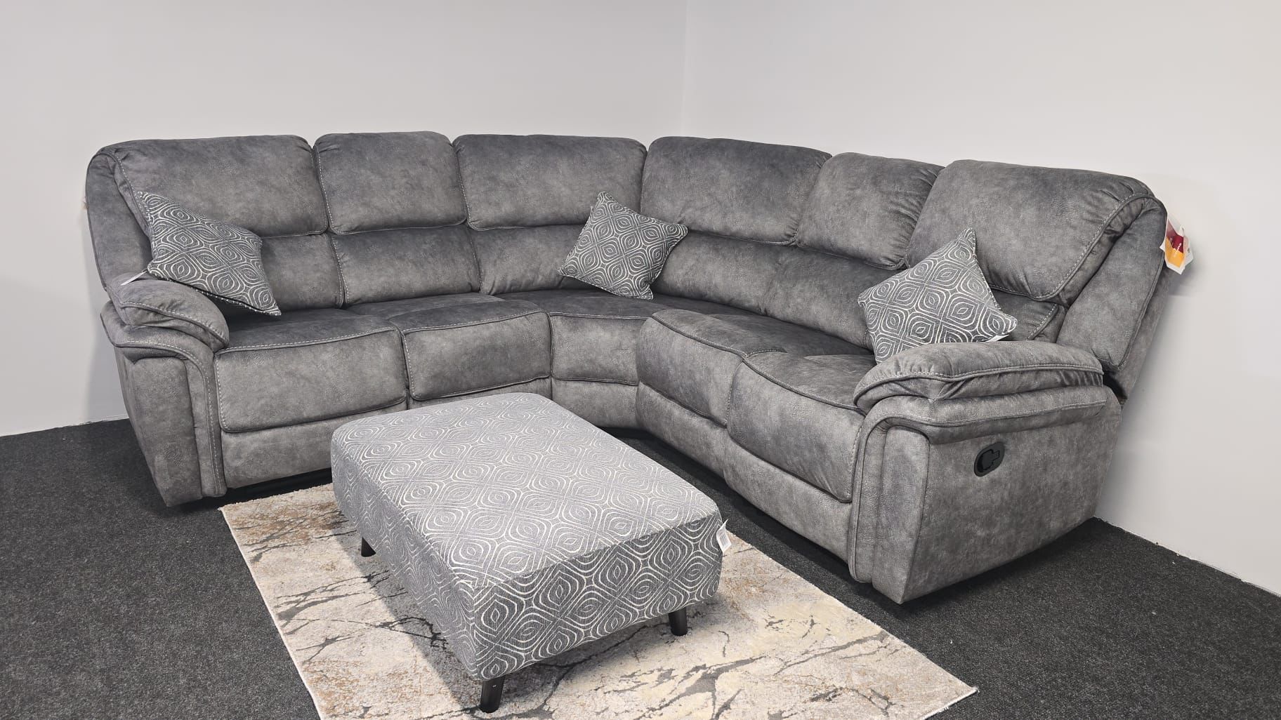 Greta Manual Recliner rug from The Mattress Store Ireland